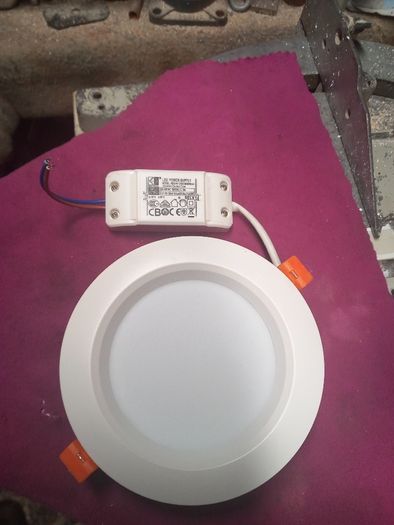 6 Down Lights Prelux Led energy saver ip20 Rated