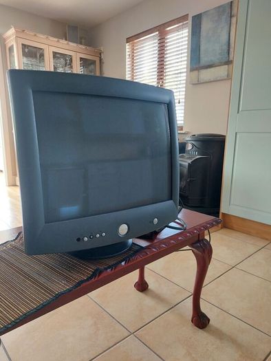 Dell Monitor model M991 19"