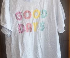 Size 26" leigh tucker willow T-shirt