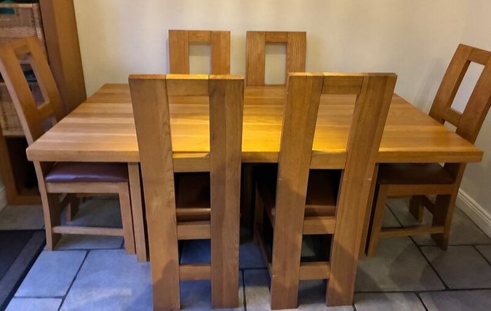 Solid oak Kitchen table with 6 chairs