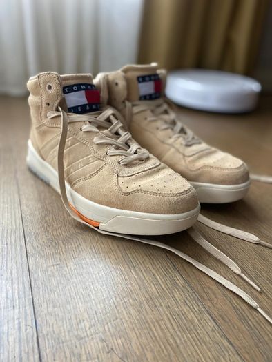 Tommy Hilfiger Trainers (Tan) - 6 &1/2 UK