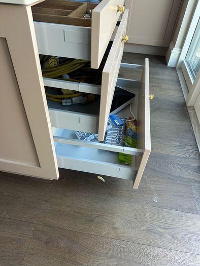 Blum Merivobox Drawers and Solid Shaker Fronts