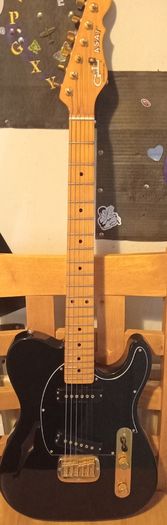 G&L U.S.A. ASAT guitar.with original G&L HARD CASE.