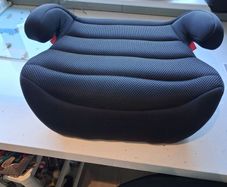 Booster seat 6 to 12 years