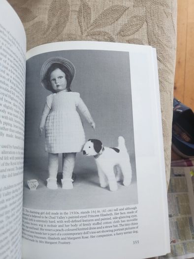 The Collectir's Guide To British Dolls Since 1920. By Collette Mansell. First Edition Large Volume Paperback In Good Condition.