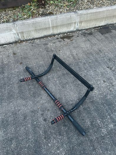 Pull Up Bar