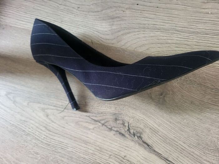 navy high shoes with stripe - reduced