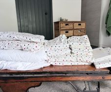 Pottery Barn Kids Organic Bed Sheet Sets (2x Twin) - multi-colored stars
