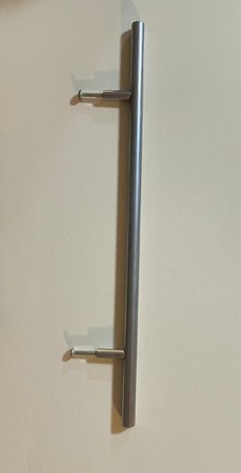 17 Furniture handles