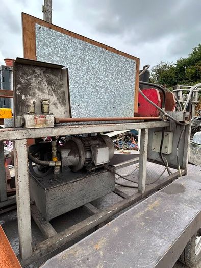 Redman Hydraulic press, clamper