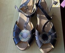sandals worn once  size 41