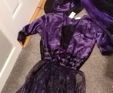 Halloween costume ladys witches dress hat and wig. Size 14 elasticated waist