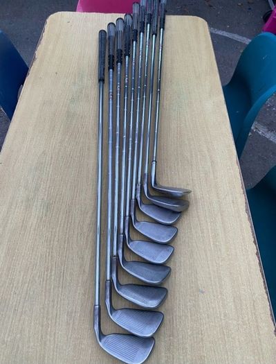 Golf club set left handed