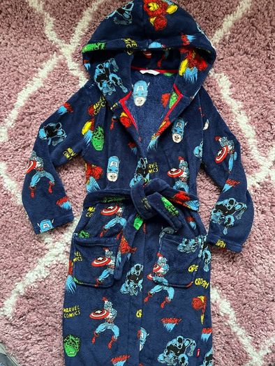 M&S Marvel Avengers Fleece Dresssing Gown 10-11 Years - As New