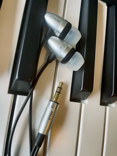 Denon C700 ex-flagship wired earphone