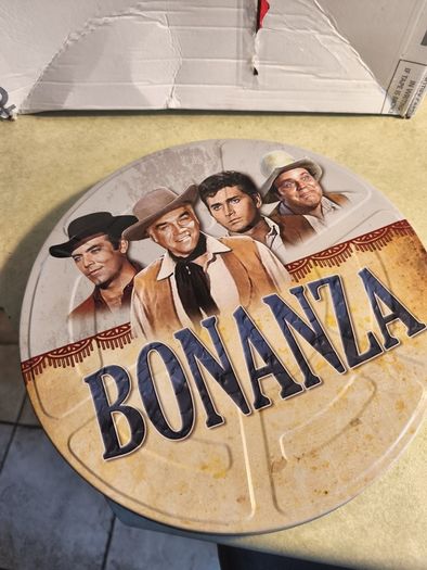 Bonanza John Wayne 5 Classic Films In Round Tin.