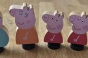 Peppa pig family wooden figures