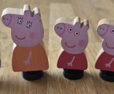 Peppa pig family wooden figures