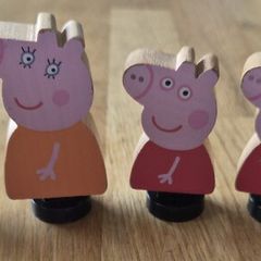 Peppa pig family wooden figures
