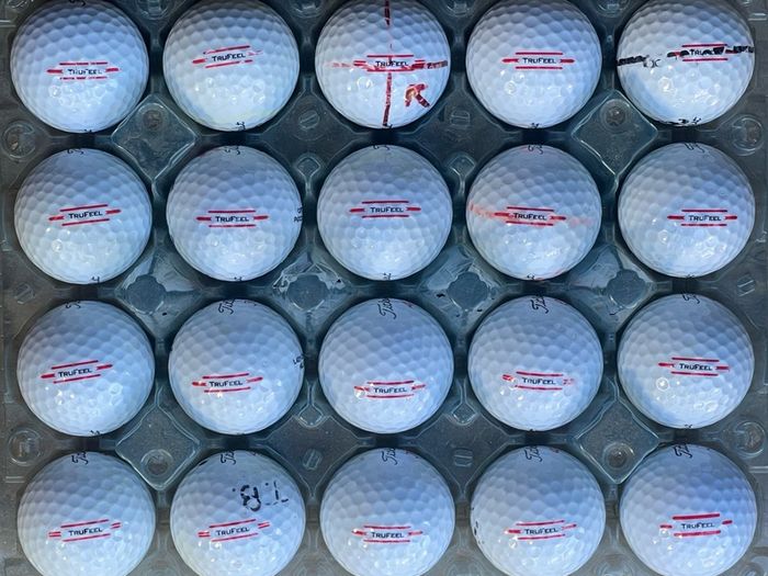 20 used Titleist Trufeel grade B golf balls