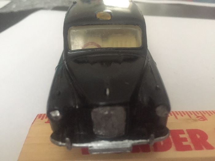 Spot-on. Tri-ang. Austin Taxi FX4.