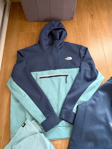 Men's Northface tracksuit