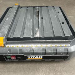 Electric tile cutter