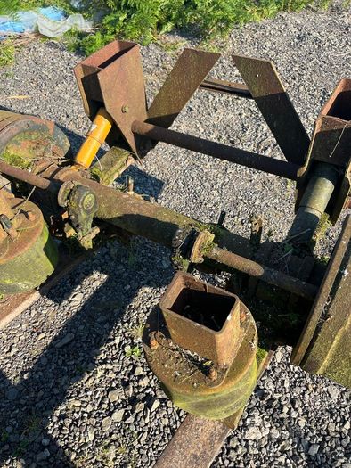 ROR 10 Stud Axles