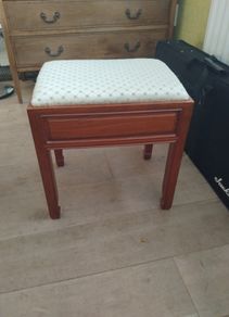 piano stool