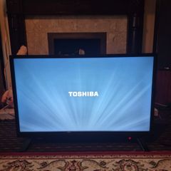 32" Toshiba Smart TV