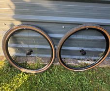 Road bike wheelset