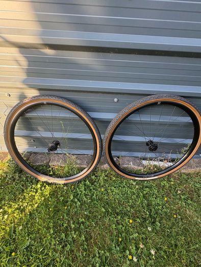 Road bike wheelset