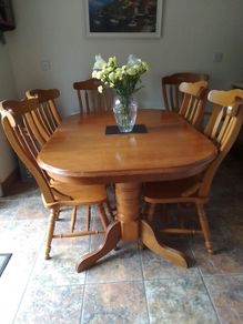 Excellent Value Table and 6 chairs quick sale