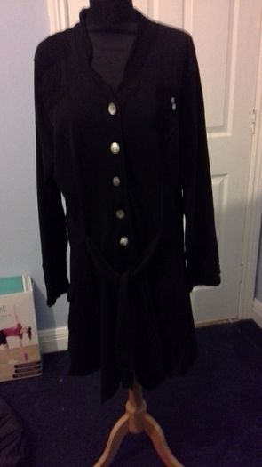 Heavy cardigan/ Light jacket