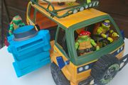 Mutant Mayhem Pizza Fire Delivery Van  TMNT