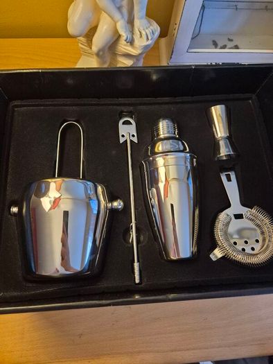 Brown Thomas 6 Piece Cocktail Shaker Set, New