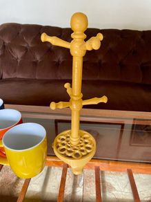 Vintage Traditional Mustard Yellow Cast Iron Mug Tree Holder Rustic Farmhouse Kitchenalia