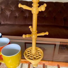 Vintage Traditional Mustard Yellow Cast Iron Mug Tree Holder Rustic Farmhouse Kitchenalia