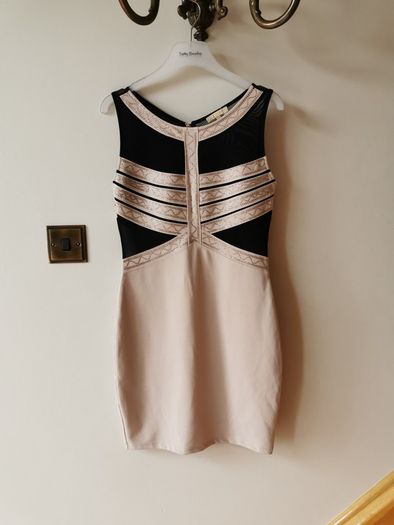 Nude/black dress