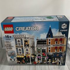 10255 Lego Assembly Square