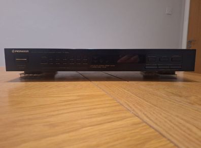 Pioneer F-551L Tuner