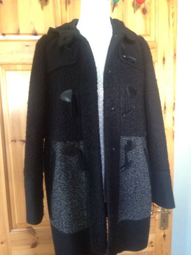 Redherring Size 8 Black / Grey Jacket with a Hood