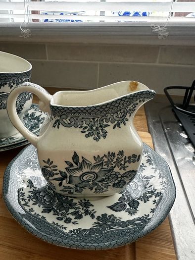 Vintage cup set