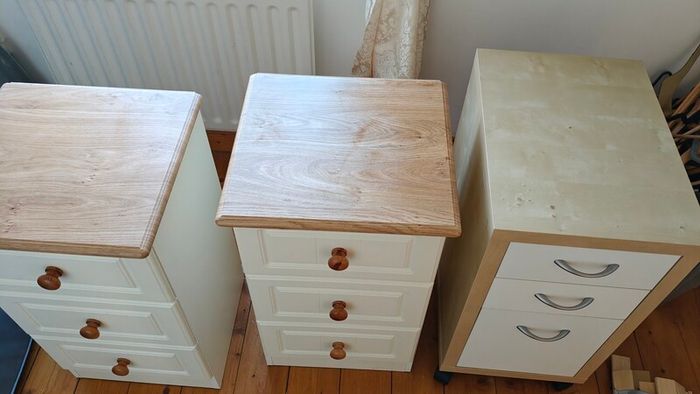 Bedside lockers