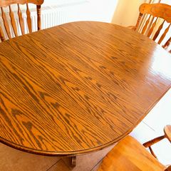 Extendable Mahogany table with 6 chairs