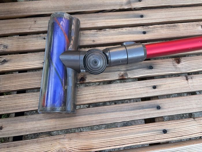 Dyson V6