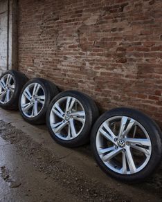 17" VW R-Line Taigo Alloys Genuine 5x112