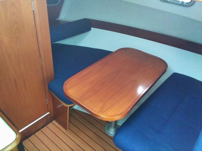 Beneteau Antares 710 Boat