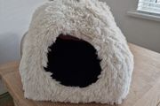 pet bed/cave