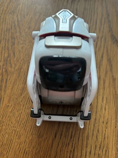 Cozmo robot